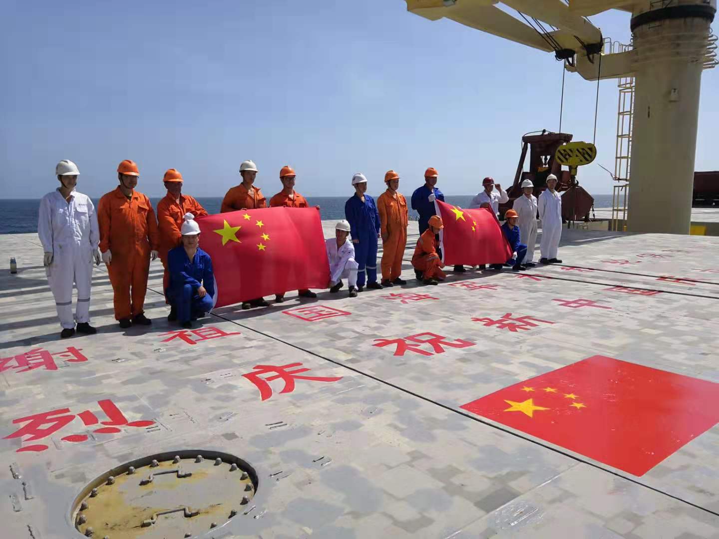 中華門(mén)輪，祖國海軍為你護航！